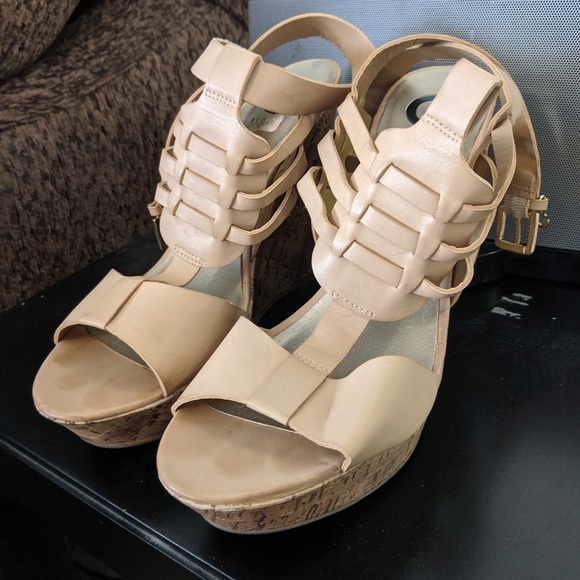 Strappy Guess Wedges - Picture 2 of 2